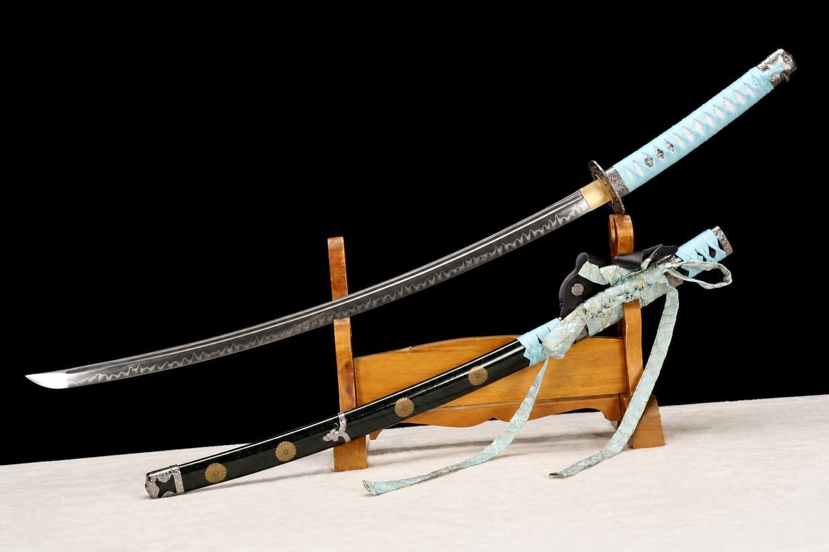 Deep-Curve Tachi — Clay-Tempered T10, Powder-Blue Ito, Kamon Saya — drawn, angled full view