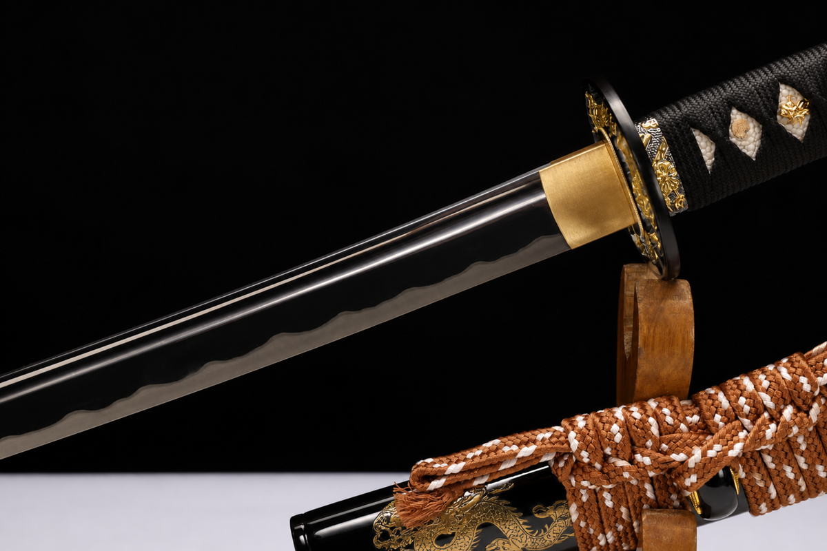 Unsharpened Gold-Dragon Relief Collector Katana — 5160 Steel, Copper Fittings — 柄部刀镡下绪特写