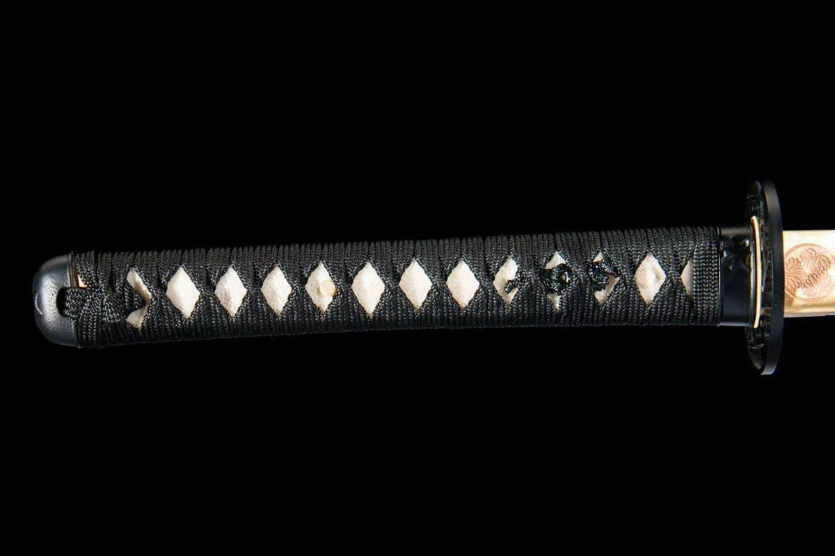 Unsharpened Lotus-Openwork Collector Katana — Clay-Tempered T10, Iron Tsuba — tsuka detail