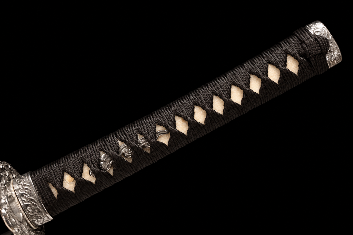 Unsharpened Bright-Polished Collector Katana — 5160 Spring Steel, Wild Rayskin Tsuka — 完整柄部特写