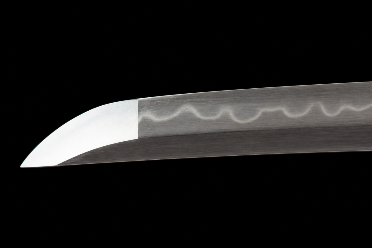 Unsharpened Three-Piece Collector Set — Clay-Tempered T10, Hexagonal White-Wood Saya — 最大刀刀尖烧刃特写