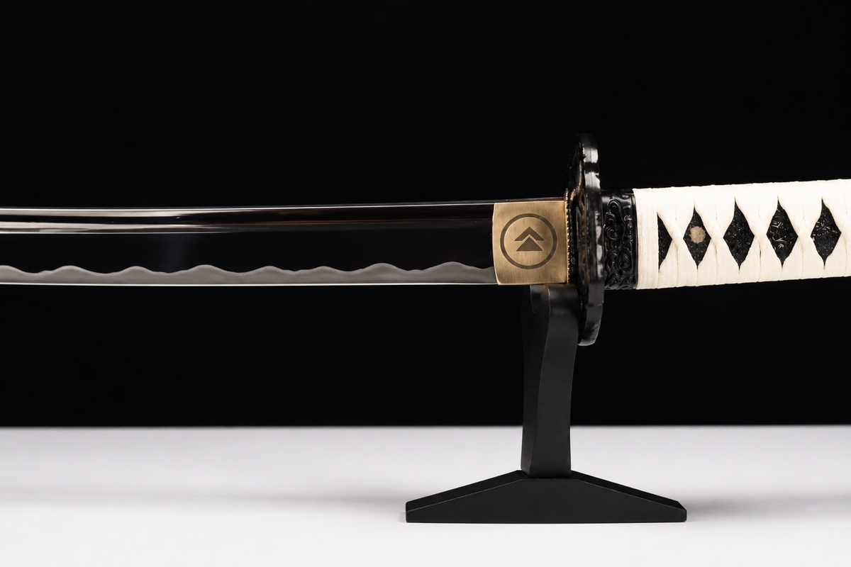 Unsharpened Mirror-Polished Collector Katana — High-Manganese Steel, Green-Bark Lacquer Saya — 刀镡鎺刀刃
