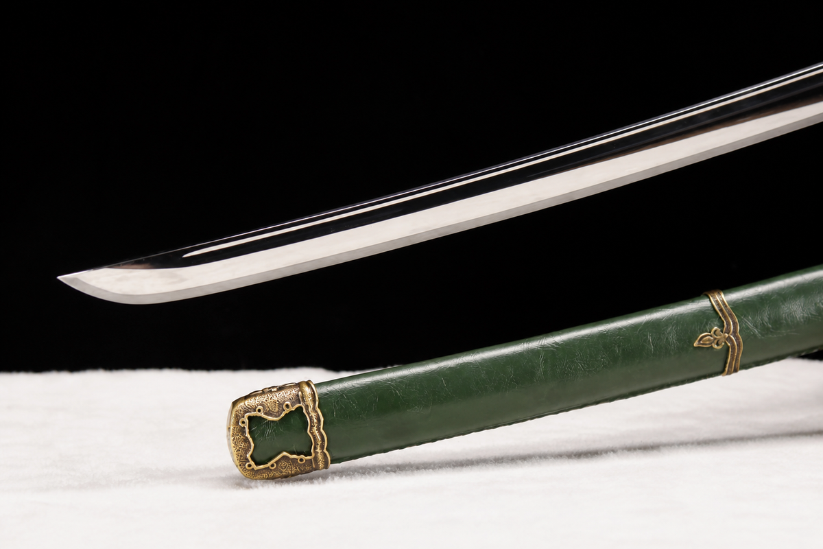 Unsharpened Type 98 Gunto Reproduction — Mirror-Polished, Leather-Wrapped Saya — 刀尖研磨与鞘尾细节