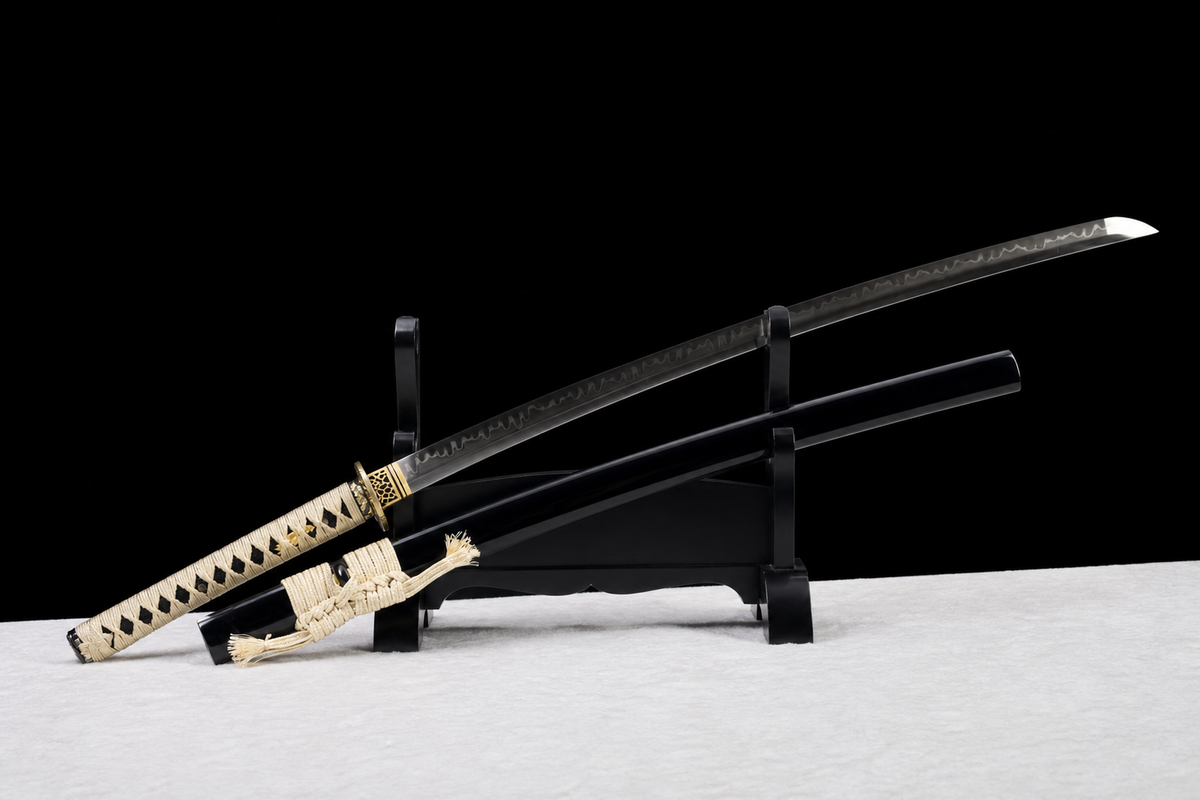Unsharpened Chrysanthemum-Tsuba Collector Katana — Clay-Tempered T10, Lacquered Saya — 斜向出鞘全刀