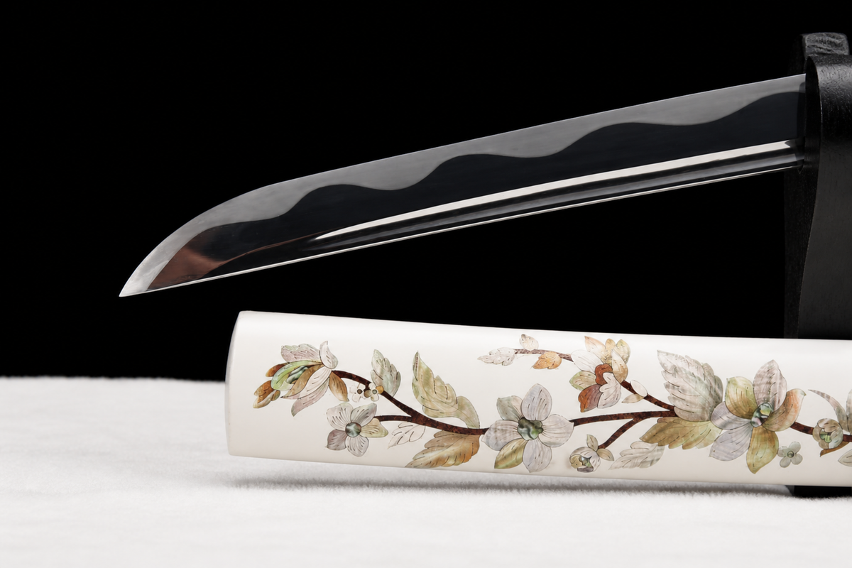 Unsharpened Lantern-Motif Collector Wakizashi — 5160 Steel, Copper-Alloy Fittings — 刀尖研磨与鞘尾细节