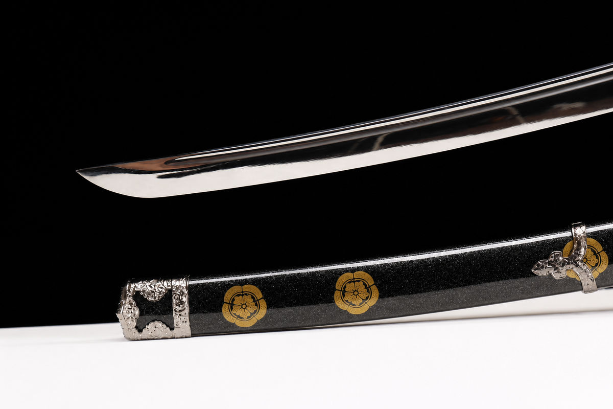 Aoi-Crest Deep-Curve Tachi — Mirror-Polished 5160 — kissaki and polish detail